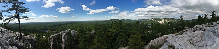 The Crack Hiking Trail, Killarney Provincial Park